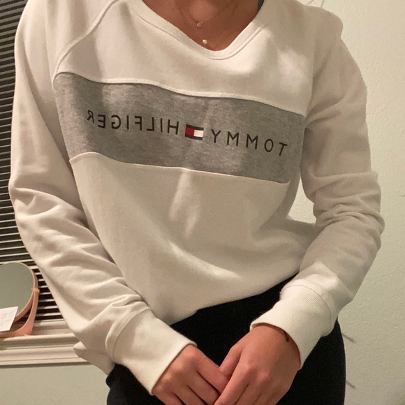 Tommy Hilfiger Sweater - Picture 3 of 3